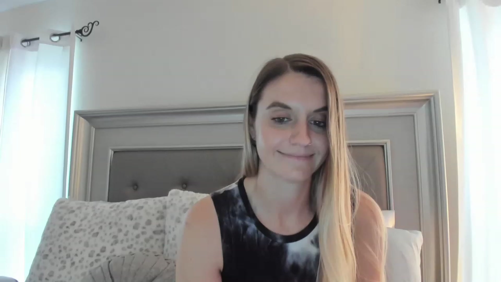 Gallery image thumbnail from Ca_ndi's myfreecams stream on, 02/10/2023, 19:00 image 4 of 20