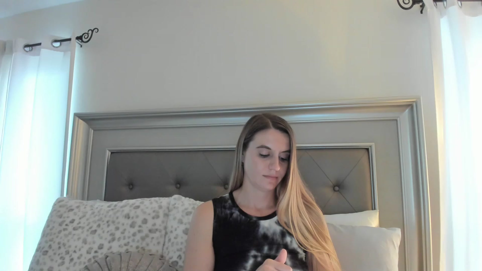 Gallery image thumbnail from Ca_ndi's myfreecams stream on, 02/10/2023, 19:00 image 11 of 20