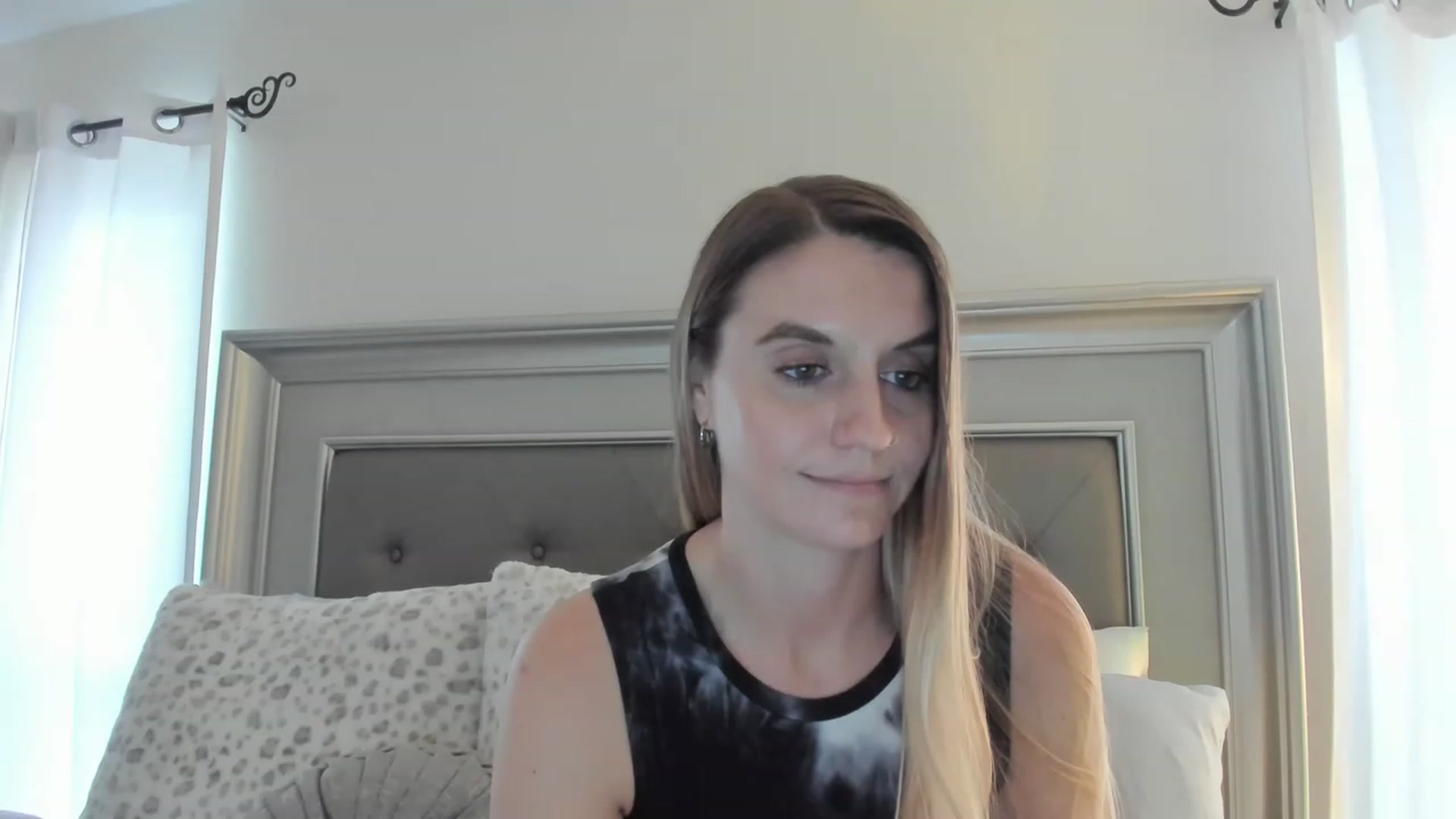 Gallery image thumbnail from Ca_ndi's myfreecams stream on, 02/10/2023, 19:00 image 3 of 20