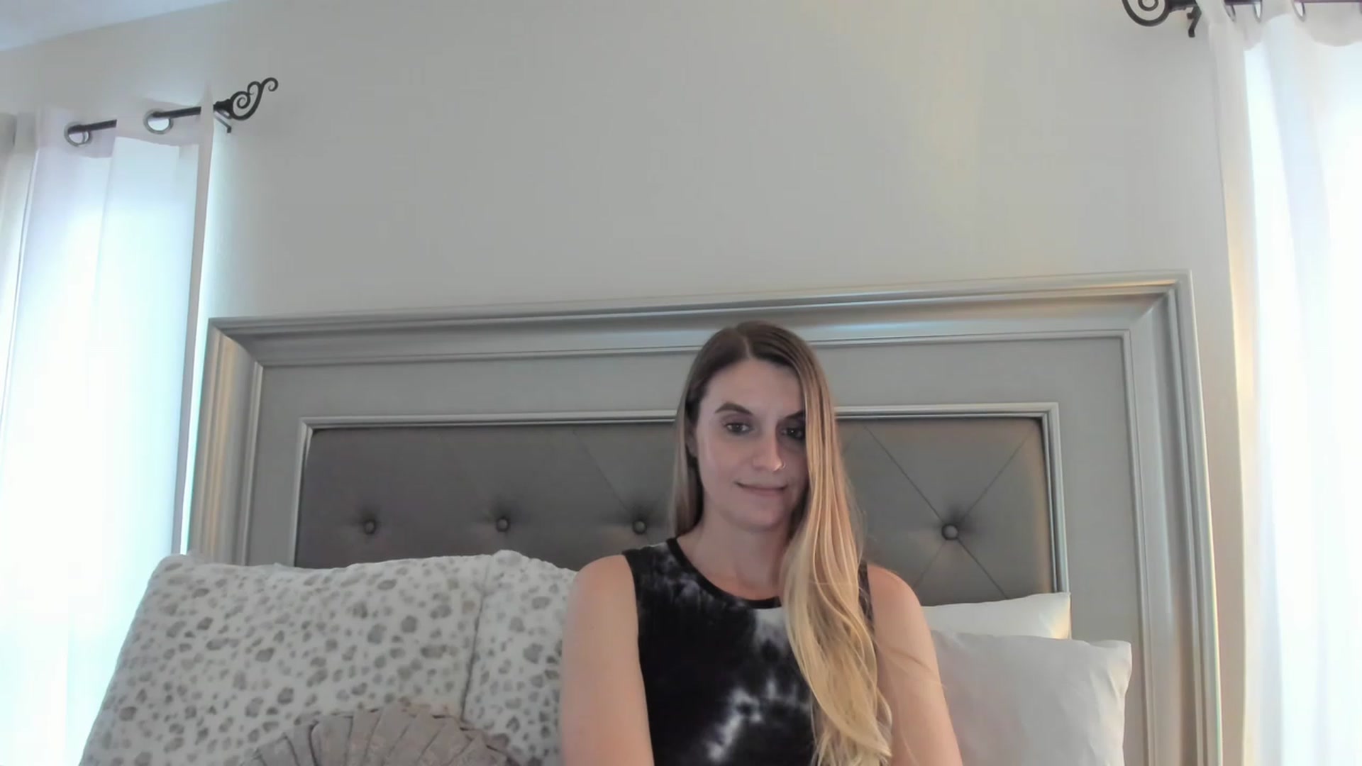 Gallery image thumbnail from Ca_ndi's myfreecams stream on, 02/10/2023, 19:00 image 5 of 20