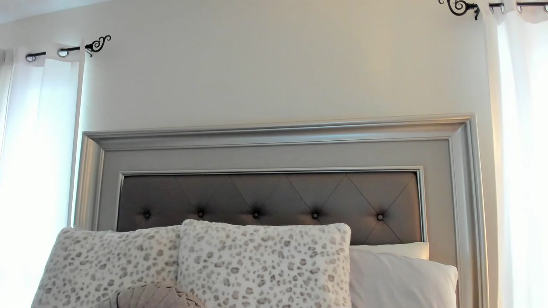 Gallery image thumbnail from Ca_ndi's myfreecams stream on, 02/10/2023, 19:00 image 1 of 20