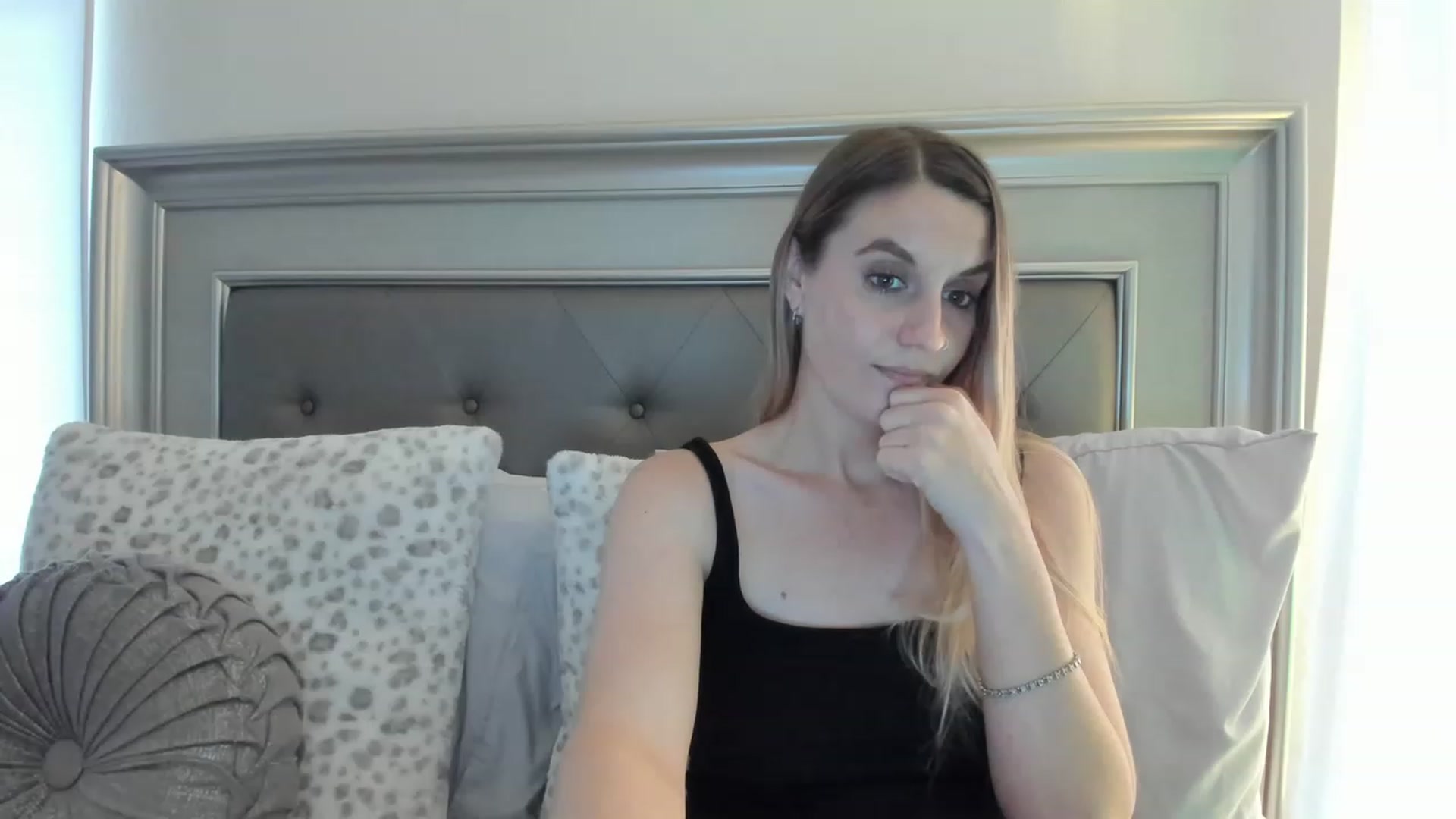 Gallery image thumbnail from Ca_ndi's myfreecams stream on, 02/11/2023, 20:20 image 5 of 20
