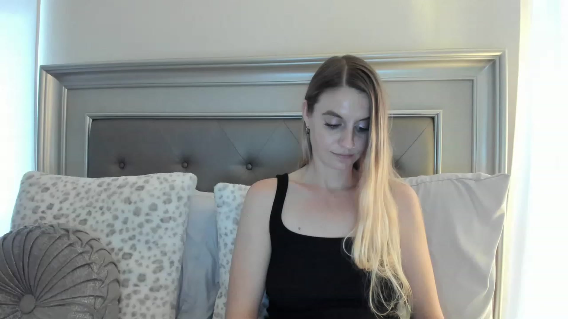 Gallery image thumbnail from Ca_ndi's myfreecams stream on, 02/11/2023, 20:20 image 8 of 20