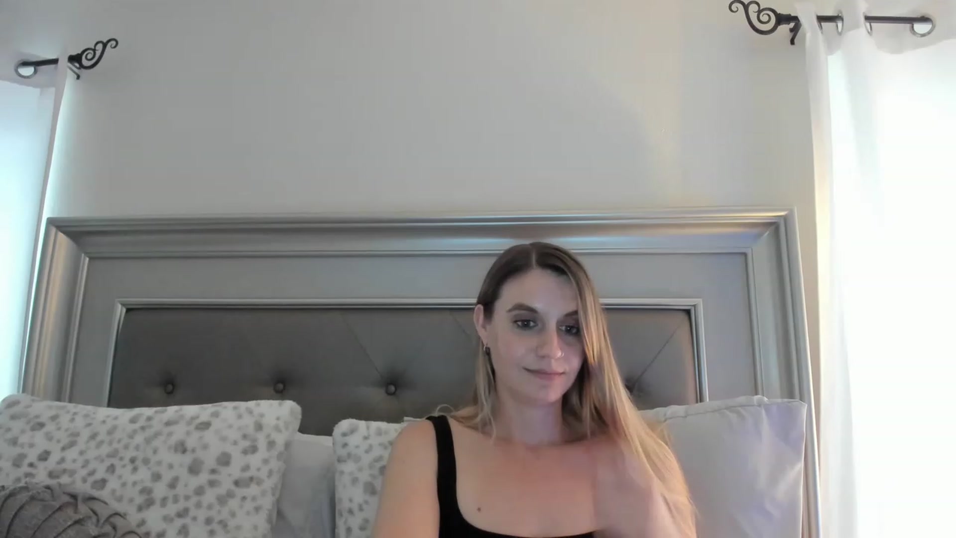 Gallery image thumbnail from Ca_ndi's myfreecams stream on, 02/11/2023, 20:20 image 20 of 20