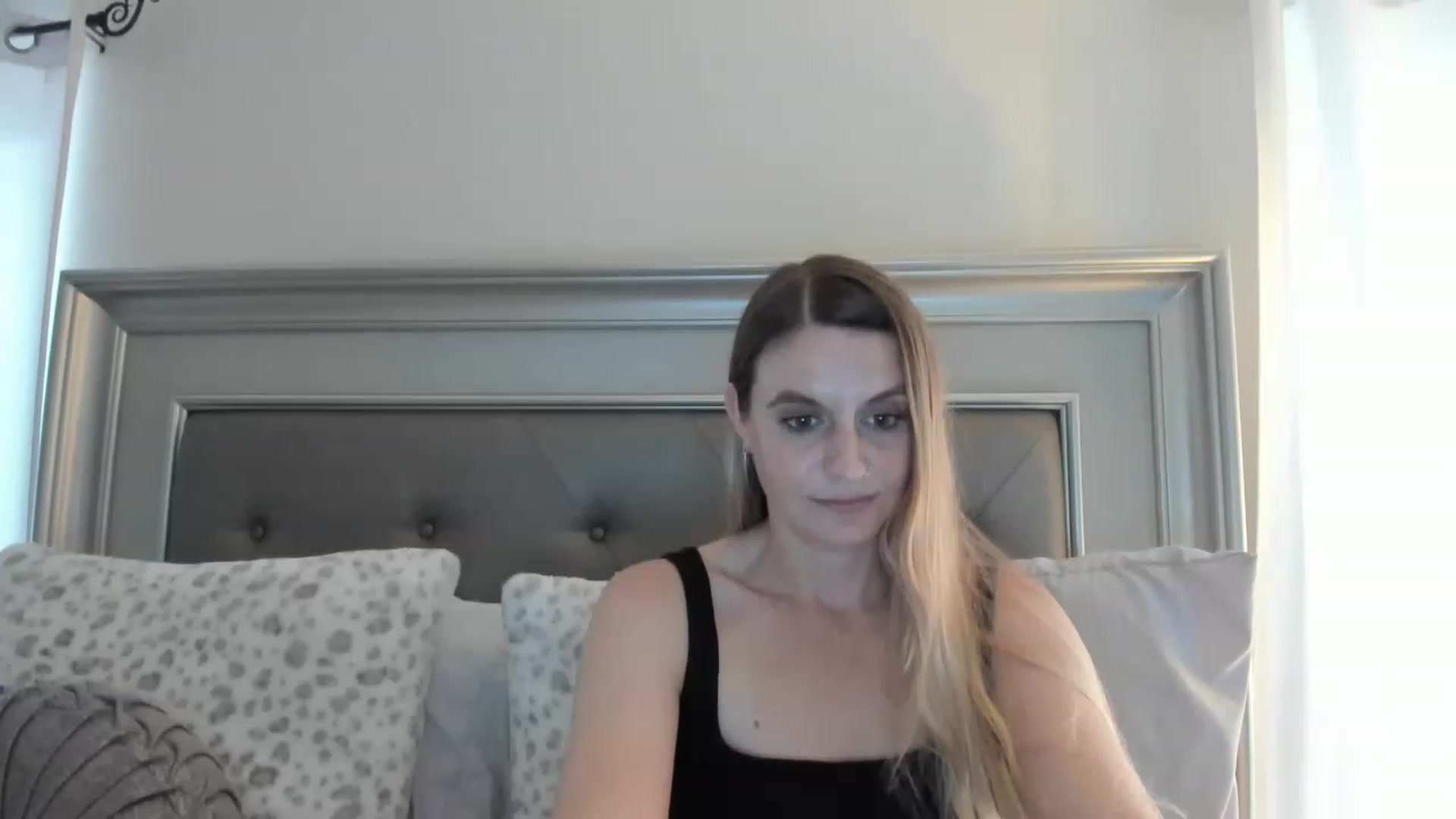 Gallery image thumbnail from Ca_ndi's myfreecams stream on, 02/11/2023, 20:20 image 15 of 20