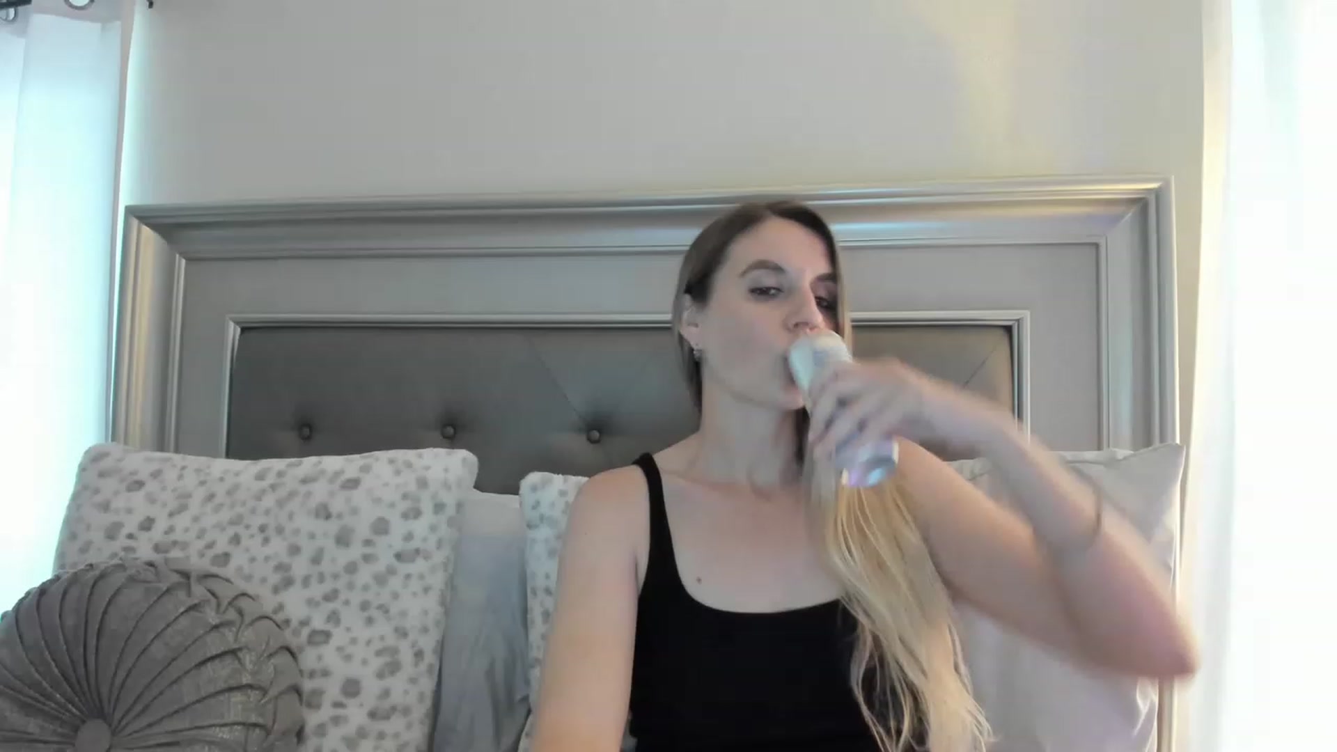 Gallery image thumbnail from Ca_ndi's myfreecams stream on, 02/11/2023, 20:20 image 1 of 20