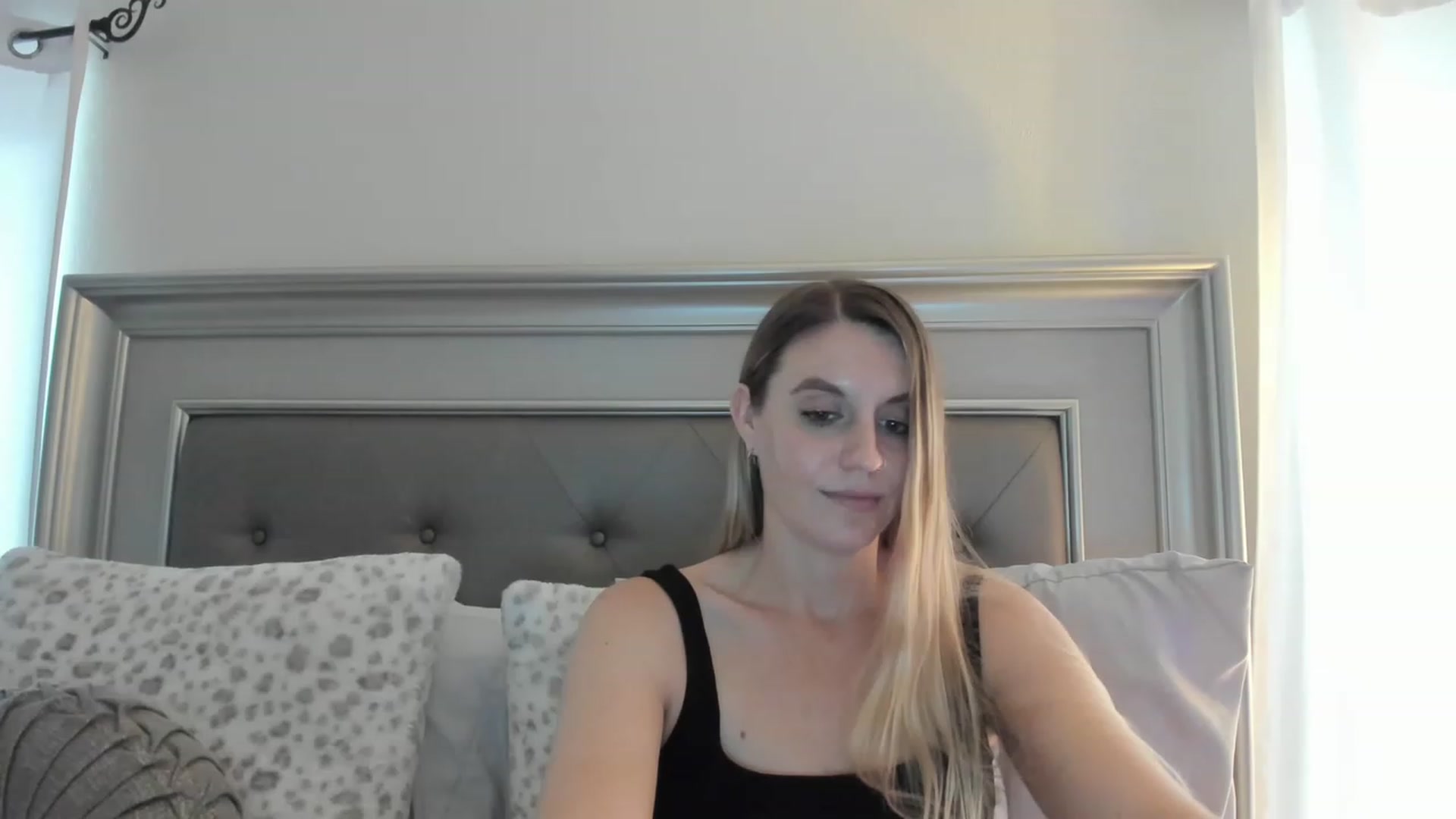 Gallery image thumbnail from Ca_ndi's myfreecams stream on, 02/11/2023, 20:20 image 14 of 20