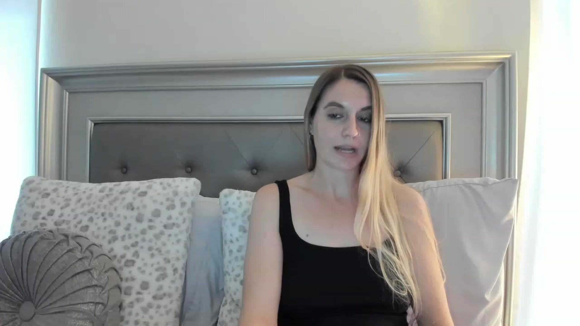 Gallery image thumbnail from Ca_ndi's myfreecams stream on, 02/11/2023, 20:20 image 6 of 20