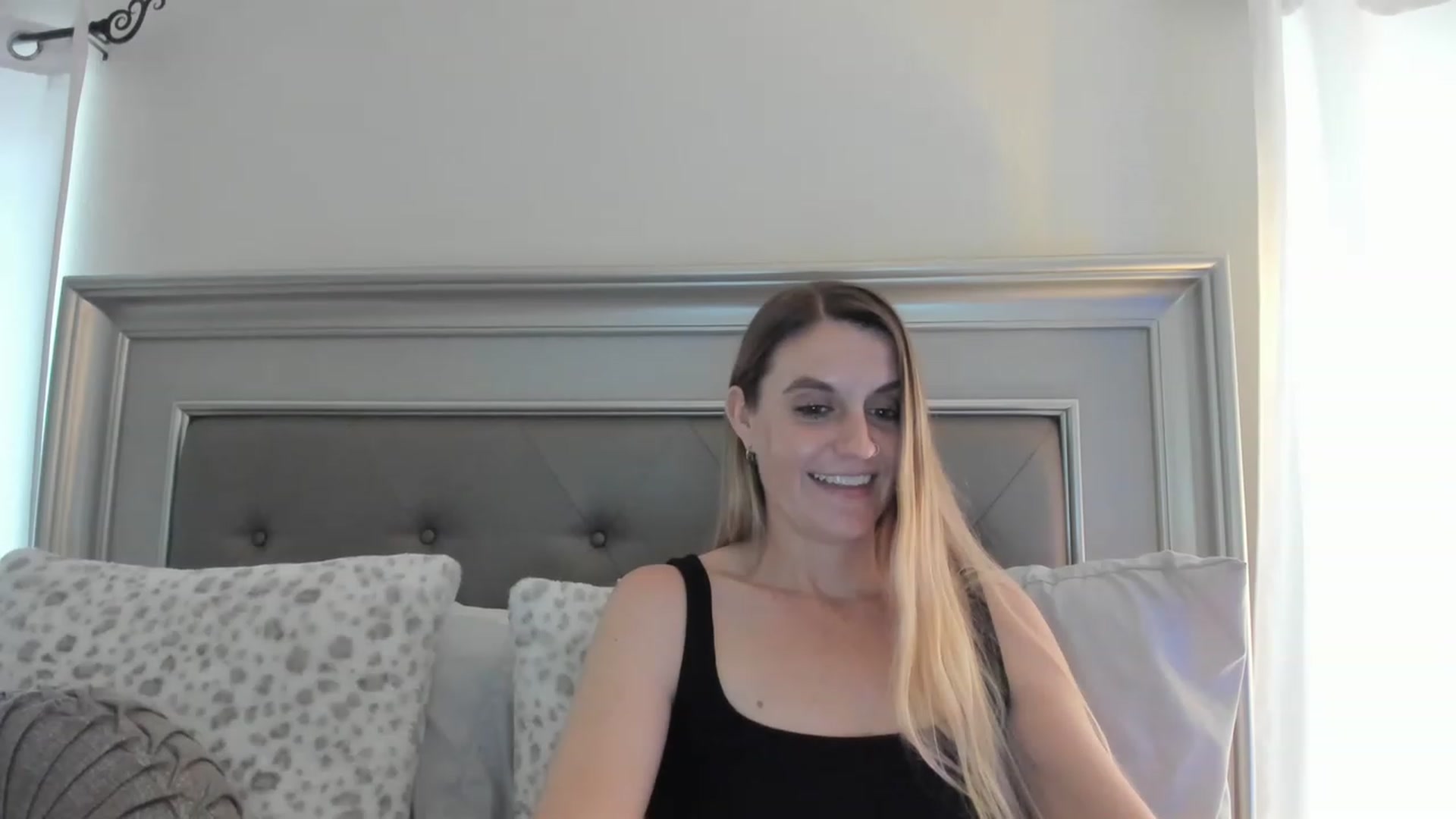 Gallery image thumbnail from Ca_ndi's myfreecams stream on, 02/11/2023, 20:20 image 12 of 20