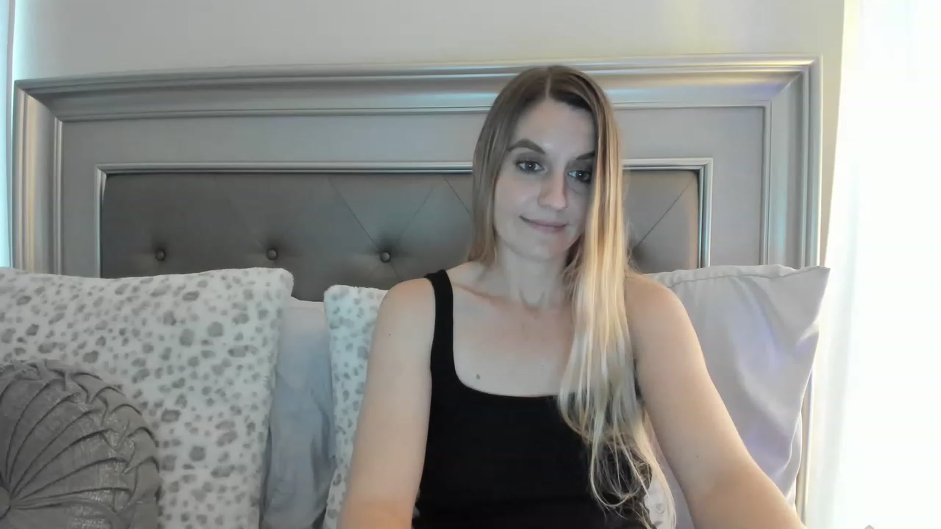 Gallery image thumbnail from Ca_ndi's myfreecams stream on, 02/11/2023, 20:20 image 9 of 20