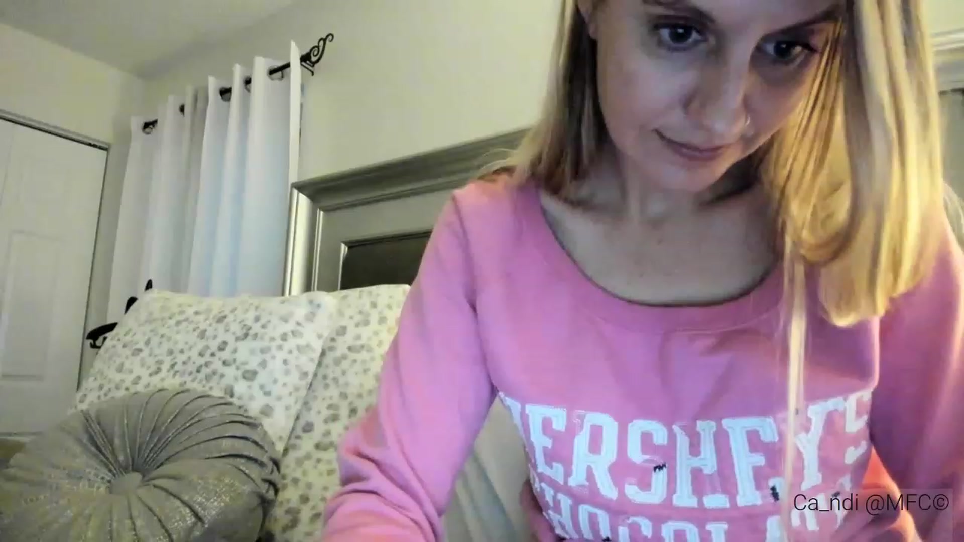 Gallery image thumbnail from Ca_ndi's myfreecams stream on, 02/13/2023, 12:06 image 16 of 20