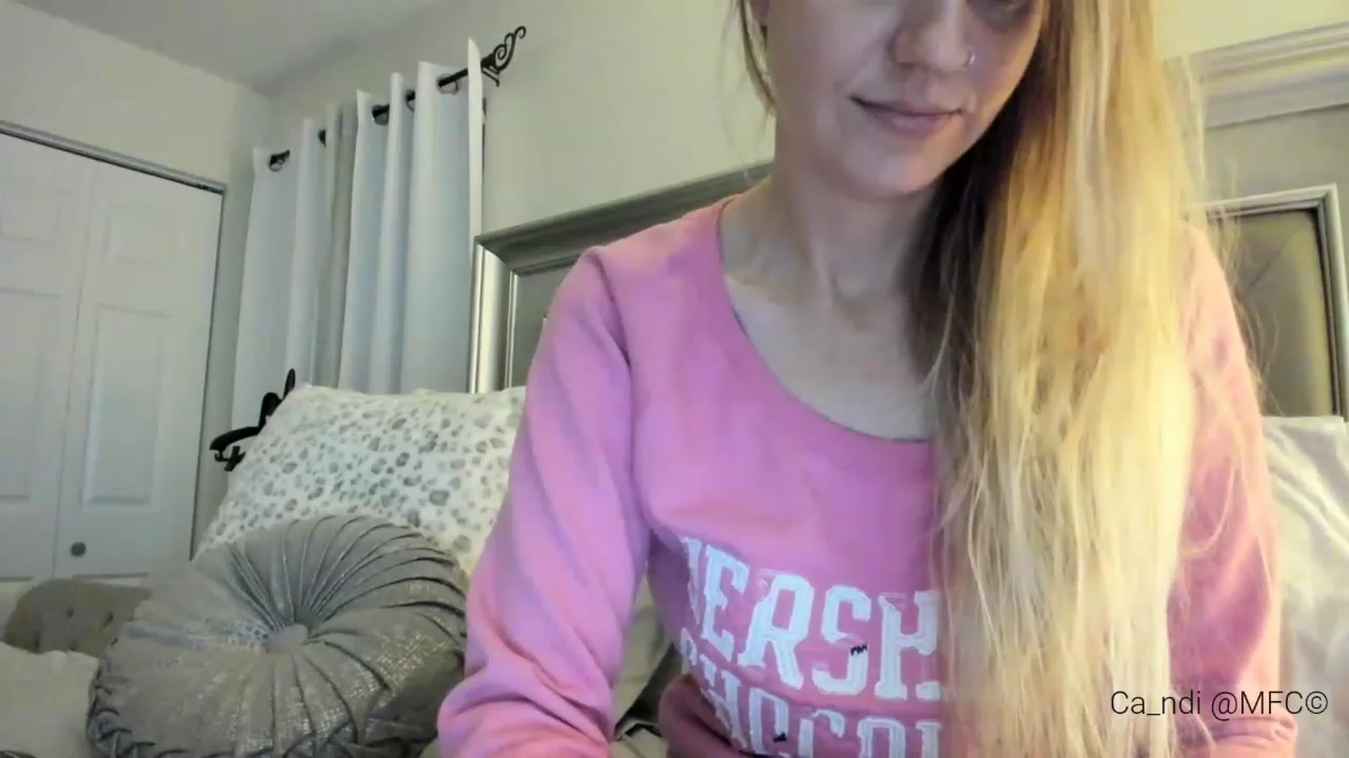 Gallery image thumbnail from Ca_ndi's myfreecams stream on, 02/13/2023, 12:06 image 11 of 20