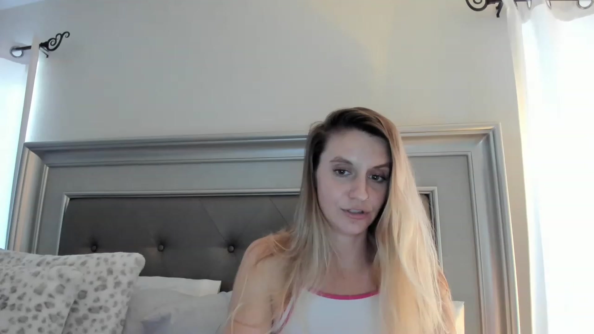 Gallery image thumbnail from Ca_ndi's myfreecams stream on, 02/13/2023, 18:59 image 16 of 20