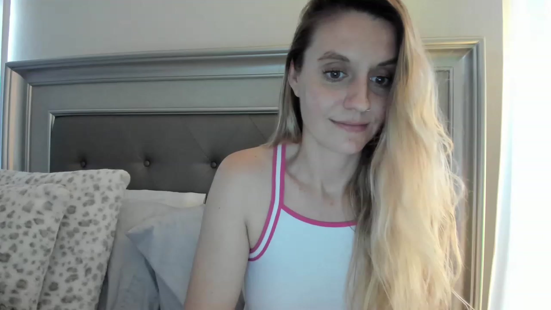 Gallery image thumbnail from Ca_ndi's myfreecams stream on, 02/13/2023, 18:59 image 9 of 20