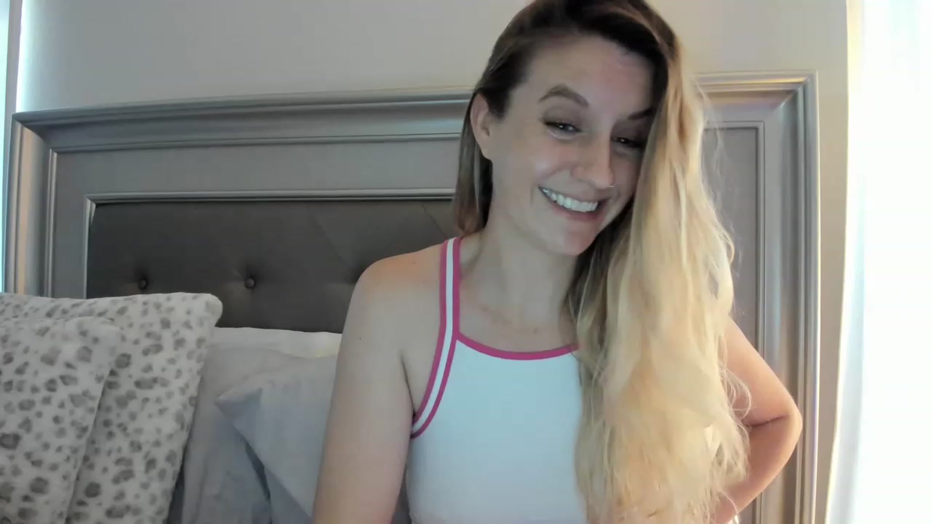 Gallery image thumbnail from Ca_ndi's myfreecams stream on, 02/13/2023, 18:59 image 7 of 20