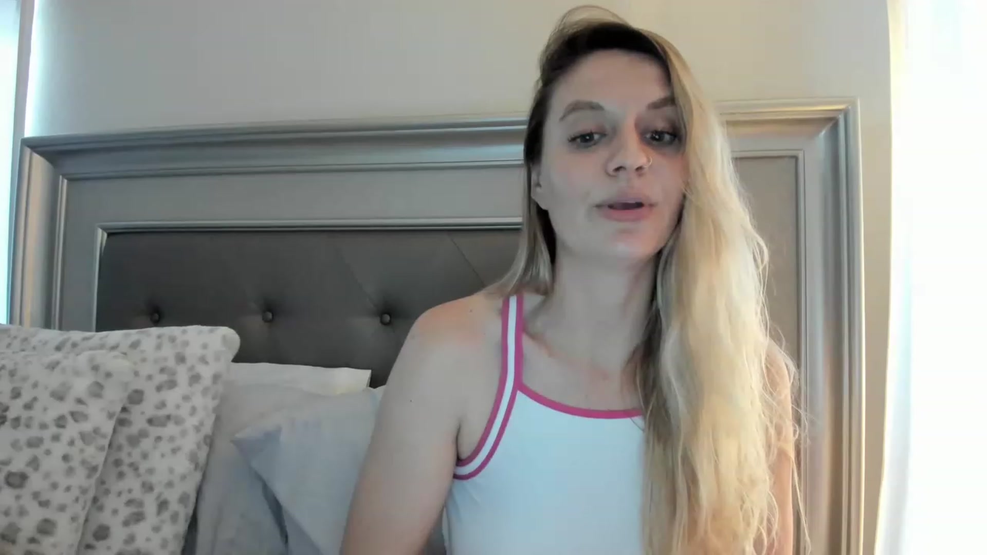Gallery image thumbnail from Ca_ndi's myfreecams stream on, 02/13/2023, 18:59 image 10 of 20