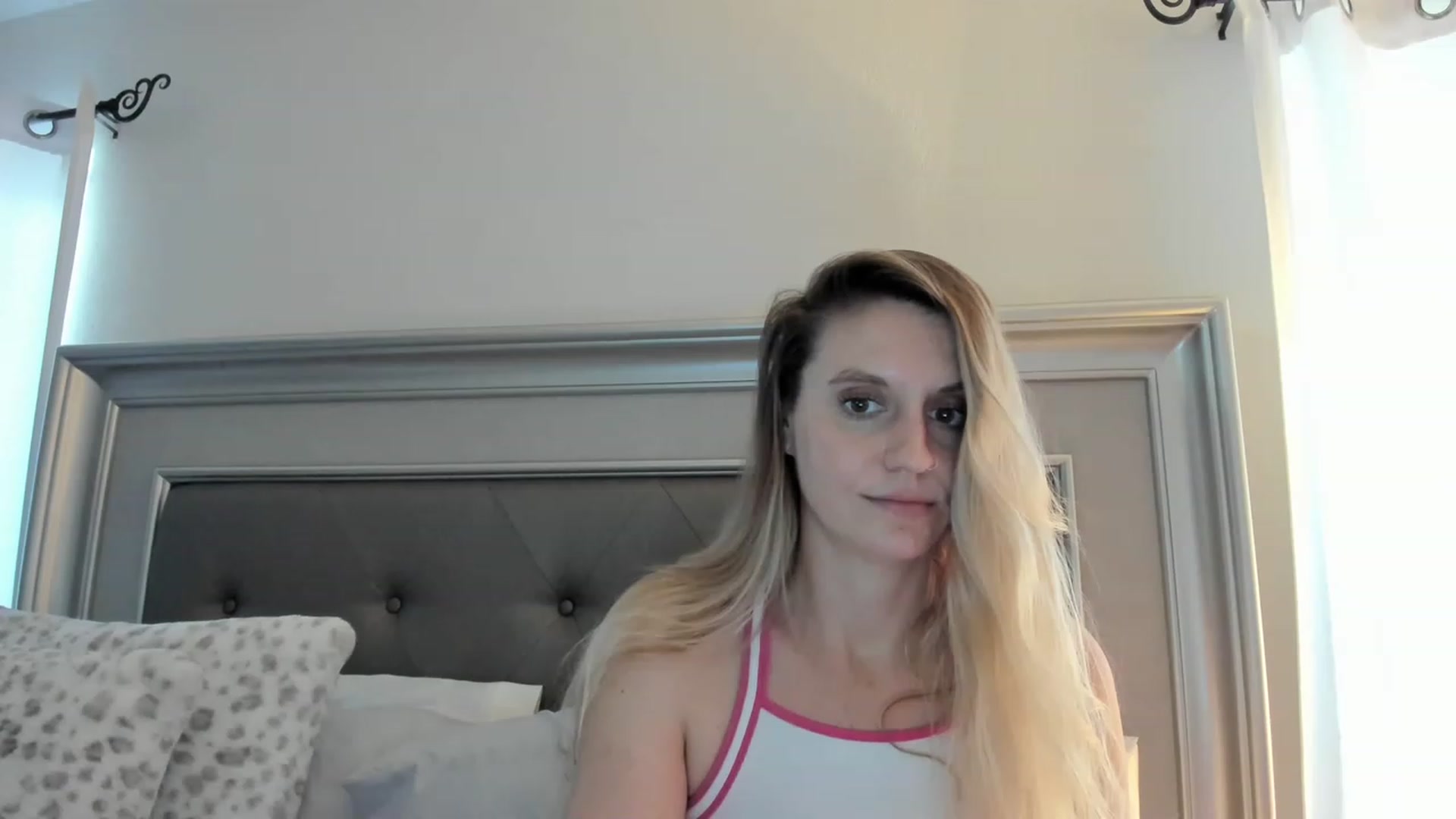 Gallery image thumbnail from Ca_ndi's myfreecams stream on, 02/13/2023, 18:59 image 14 of 20