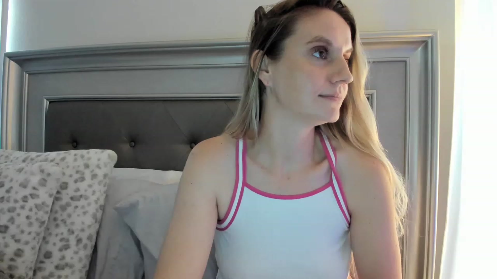 Gallery image thumbnail from Ca_ndi's myfreecams stream on, 02/13/2023, 18:59 image 11 of 20