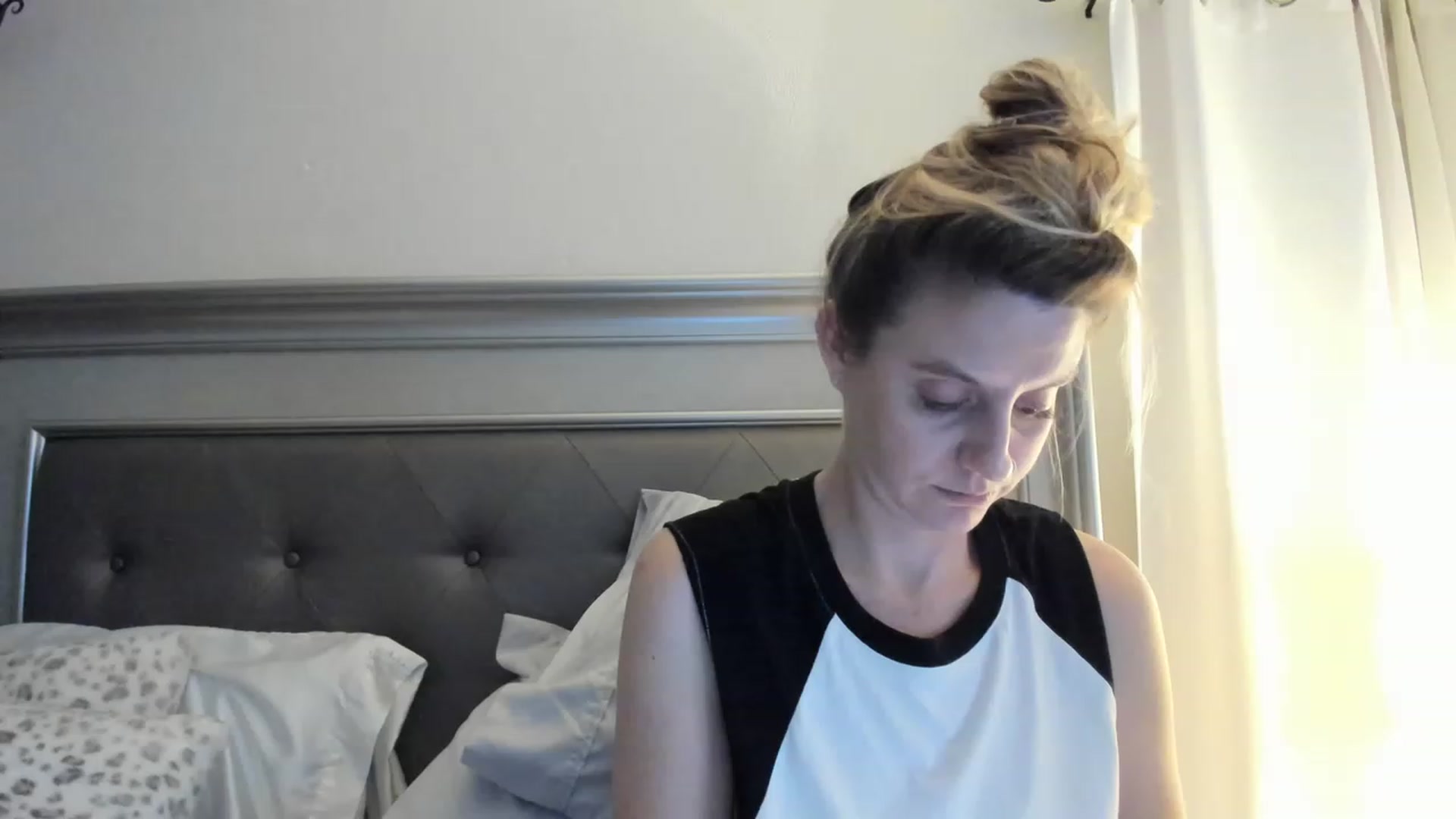 Gallery image thumbnail from Ca_ndi's myfreecams stream on, 02/19/2023, 24:40 image 13 of 20