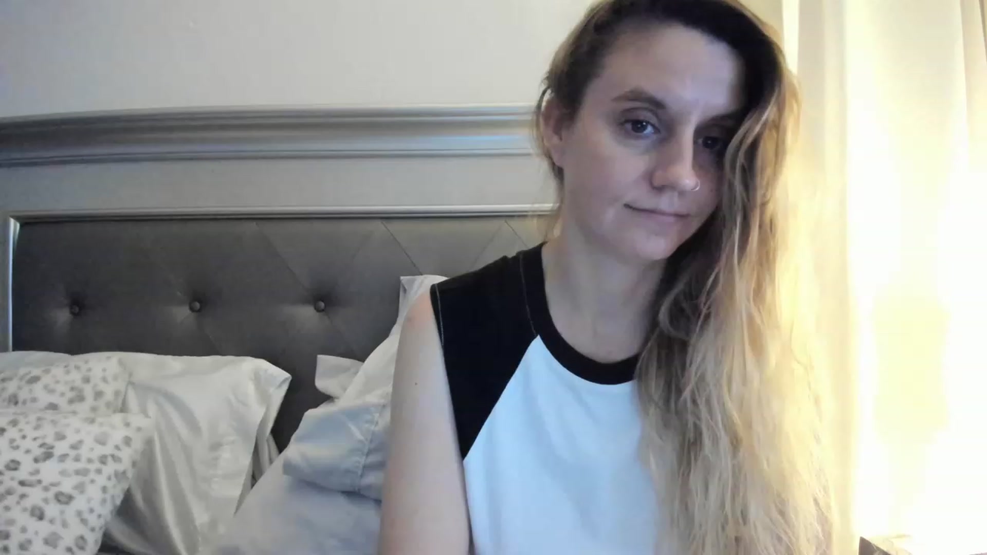 Gallery image thumbnail from Ca_ndi's myfreecams stream on, 02/19/2023, 24:40 image 1 of 20