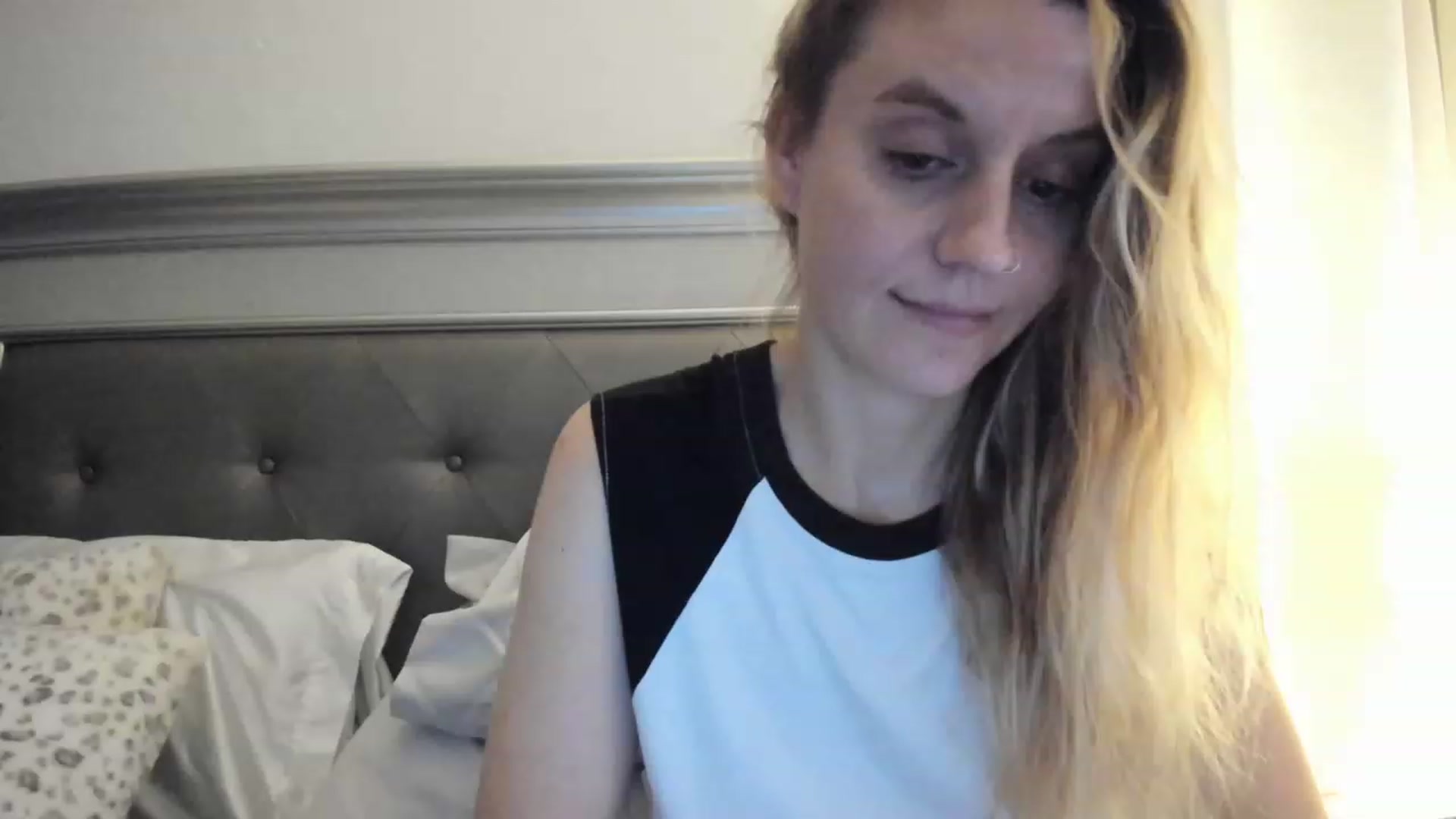 Gallery image thumbnail from Ca_ndi's myfreecams stream on, 02/19/2023, 24:40 image 3 of 20