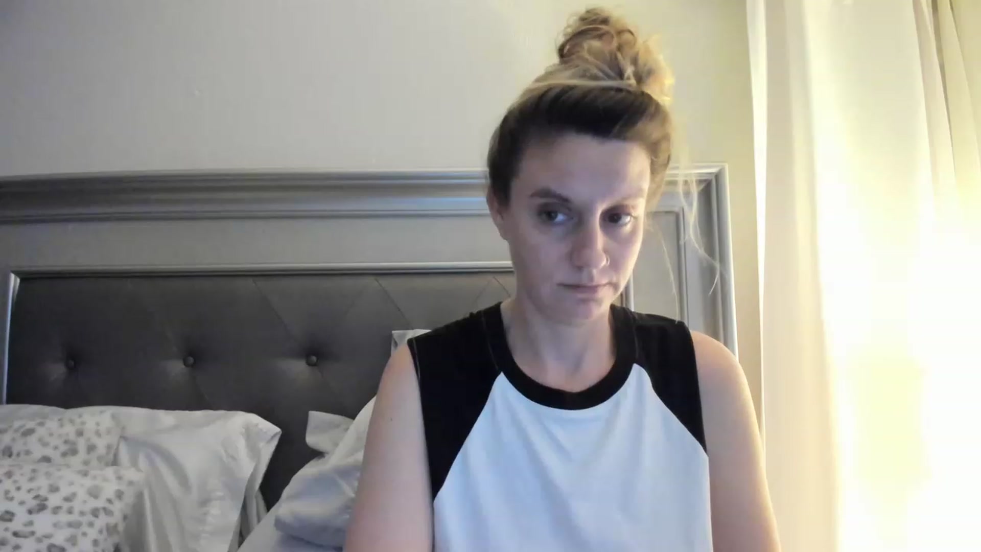 Gallery image thumbnail from Ca_ndi's myfreecams stream on, 02/19/2023, 24:40 image 6 of 20