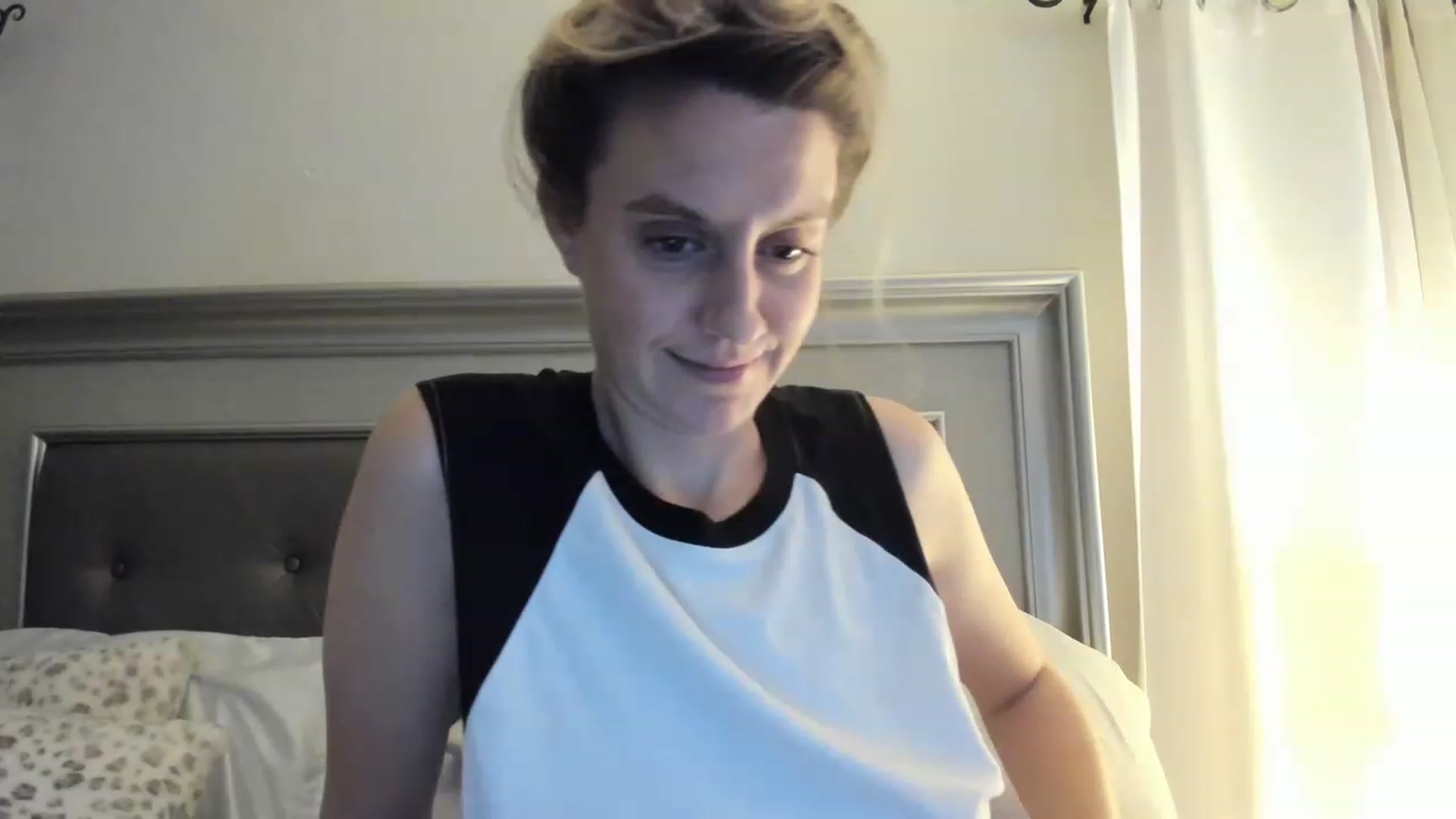 Gallery image thumbnail from Ca_ndi's myfreecams stream on, 02/19/2023, 24:40 image 15 of 20