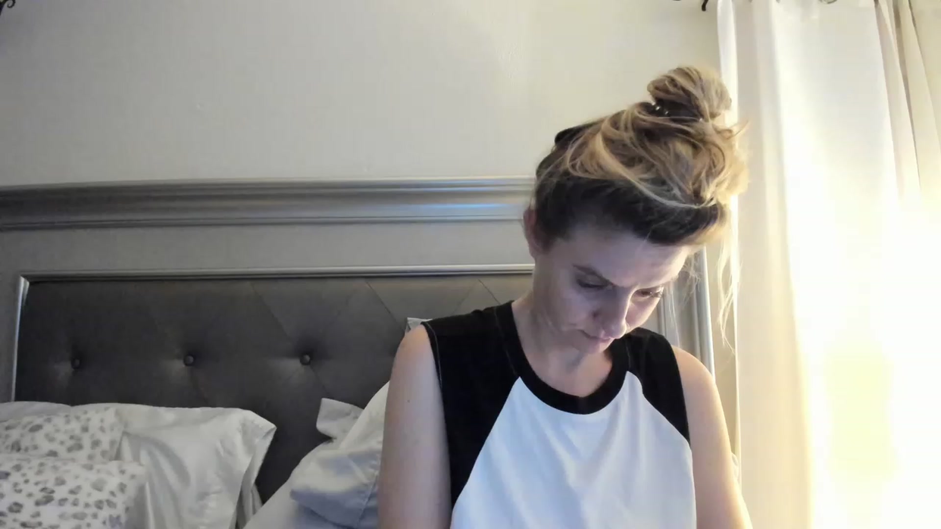 Gallery image thumbnail from Ca_ndi's myfreecams stream on, 02/19/2023, 24:40 image 12 of 20