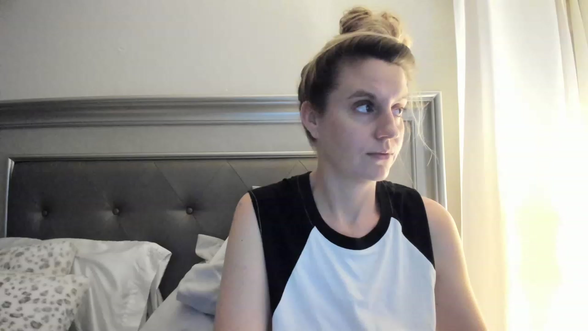 Gallery image thumbnail from Ca_ndi's myfreecams stream on, 02/19/2023, 24:40 image 9 of 20