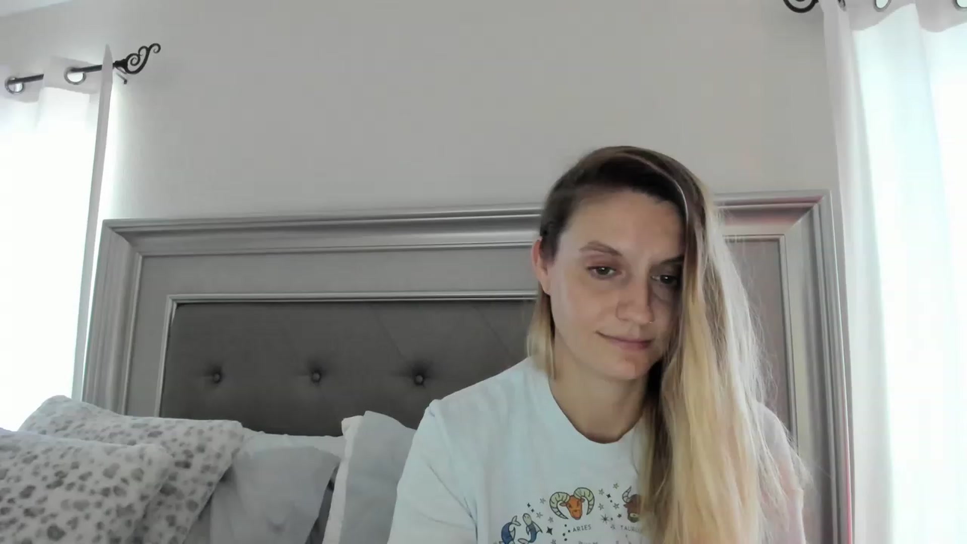 Gallery image thumbnail from Ca_ndi's myfreecams stream on, 02/22/2023, 16:13 image 13 of 20
