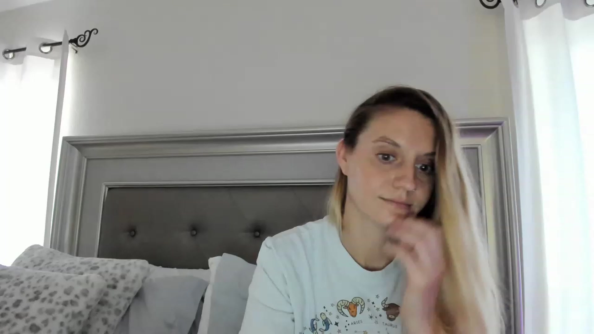 Gallery image thumbnail from Ca_ndi's myfreecams stream on, 02/22/2023, 16:13 image 19 of 20