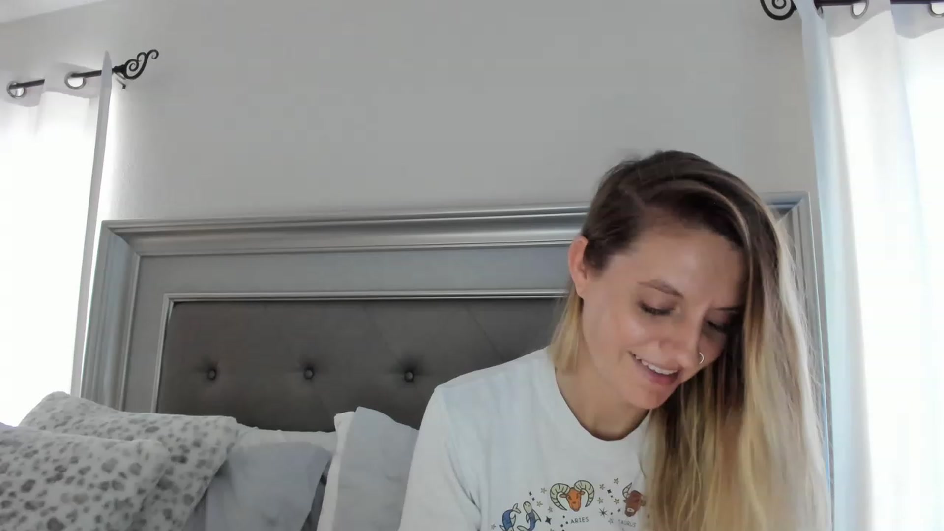 Gallery image thumbnail from Ca_ndi's myfreecams stream on, 02/22/2023, 16:13 image 10 of 20