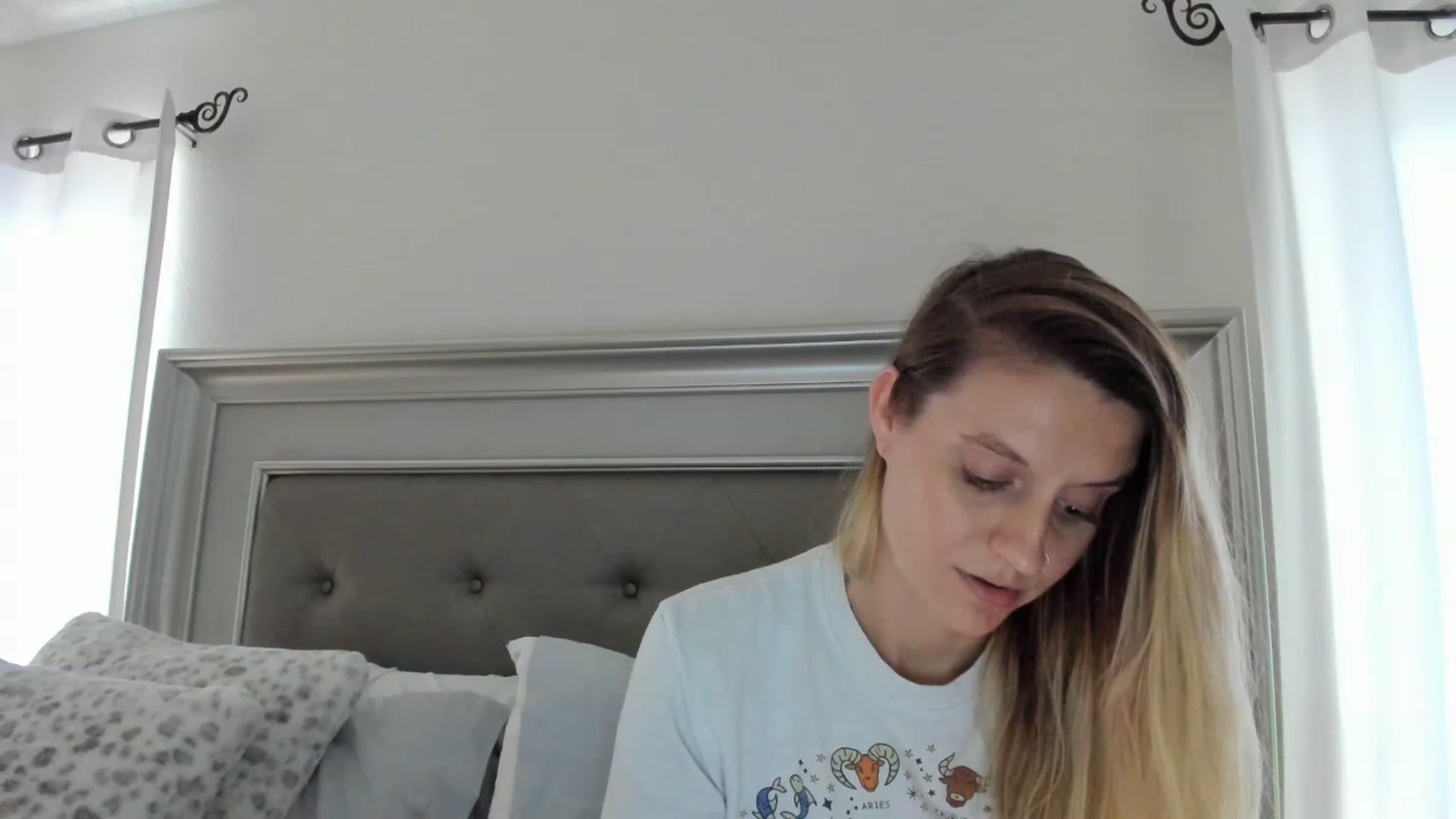 Gallery image thumbnail from Ca_ndi's myfreecams stream on, 02/22/2023, 16:13 image 3 of 20