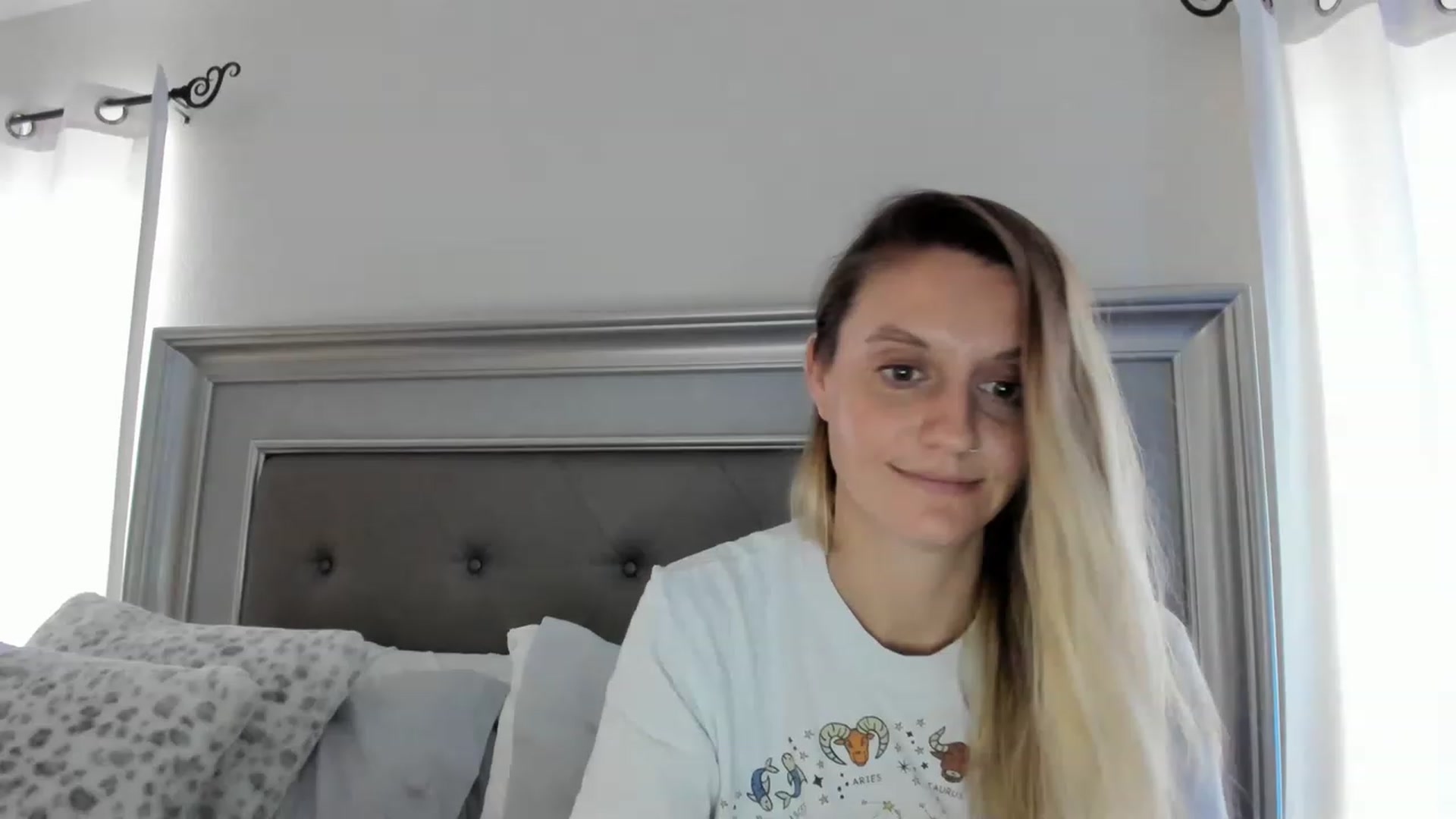 Gallery image thumbnail from Ca_ndi's myfreecams stream on, 02/22/2023, 16:13 image 8 of 20