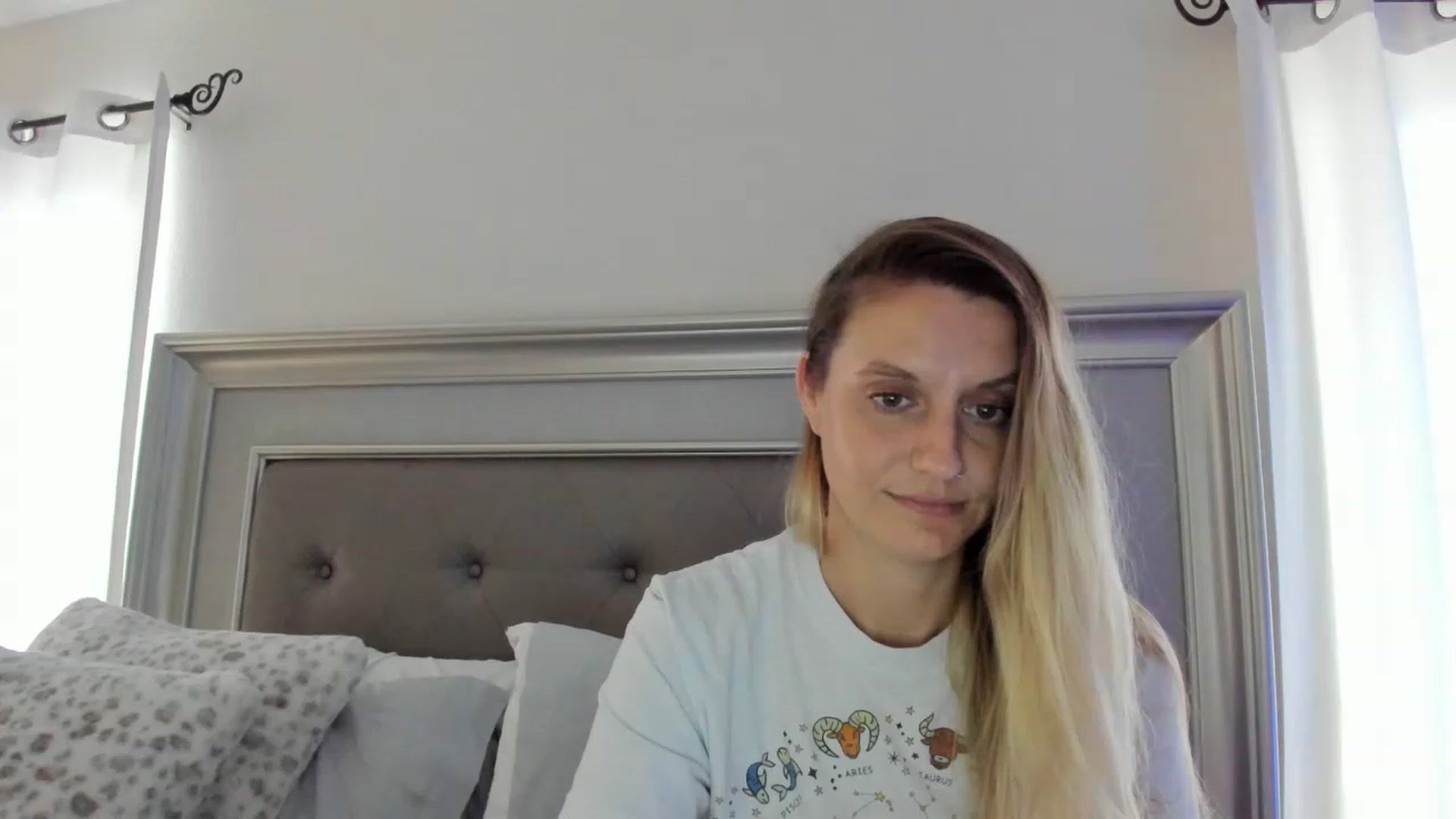Gallery image thumbnail from Ca_ndi's myfreecams stream on, 02/22/2023, 16:13 image 2 of 20