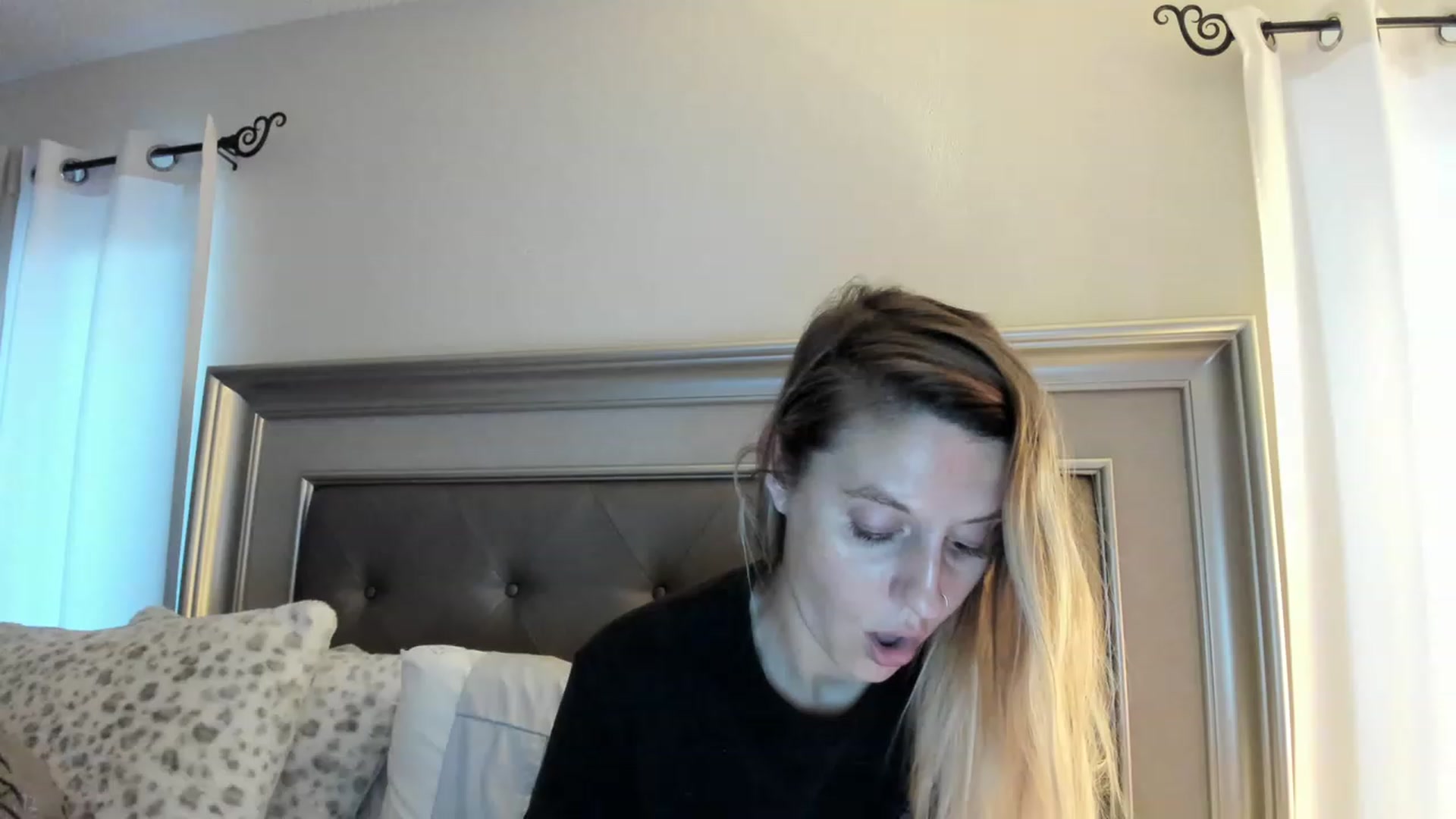 Gallery image thumbnail from Ca_ndi's myfreecams stream on, 02/22/2023, 23:37 image 15 of 20
