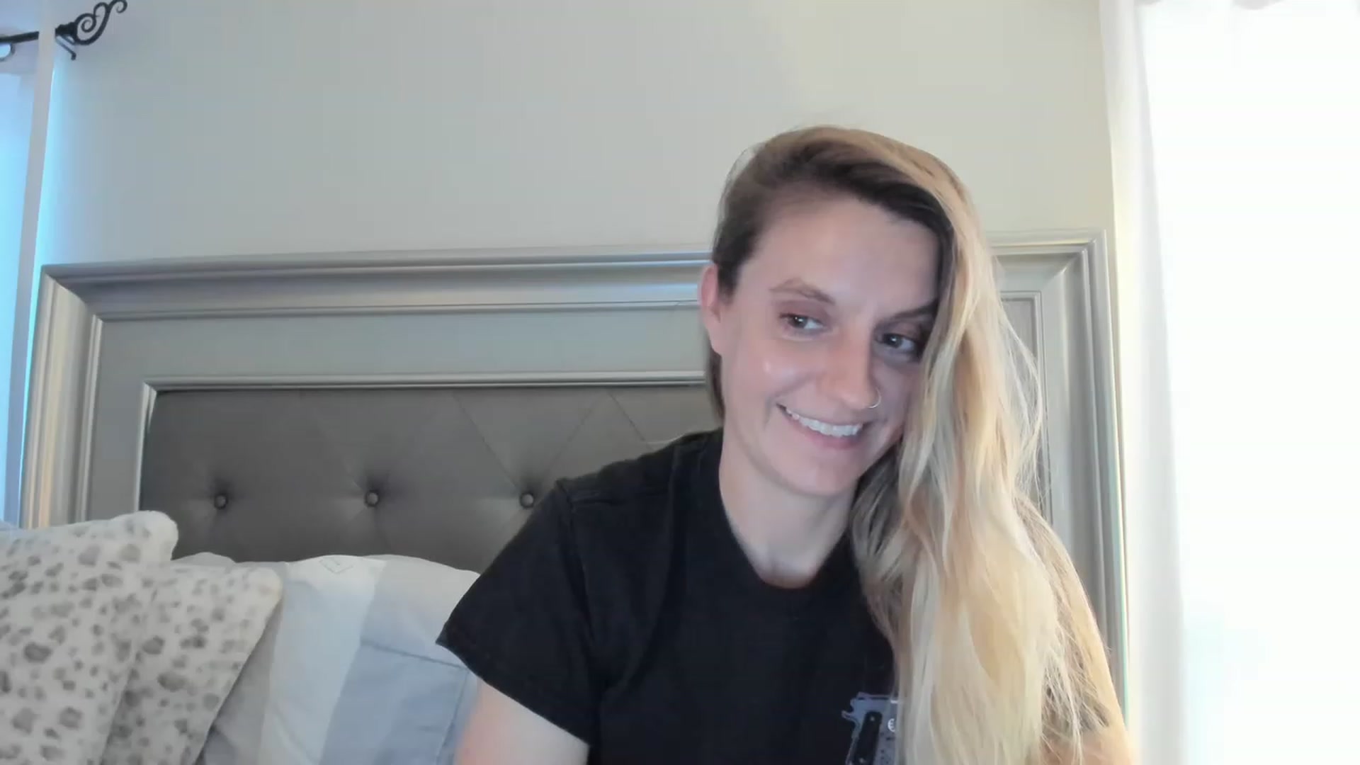 Gallery image thumbnail from Ca_ndi's myfreecams stream on, 02/22/2023, 23:37 image 4 of 20