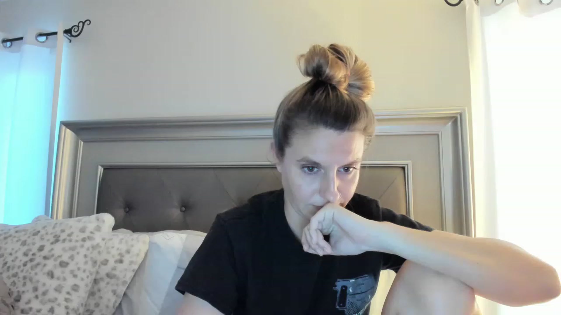 Gallery image thumbnail from Ca_ndi's myfreecams stream on, 02/22/2023, 23:37 image 10 of 20