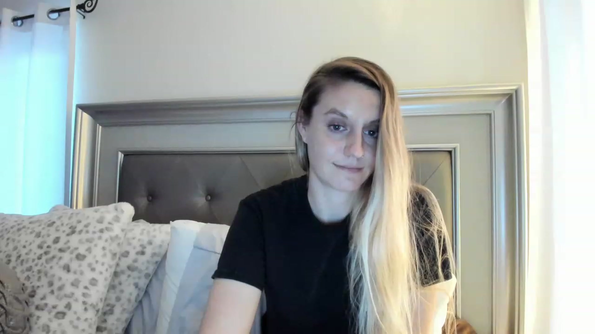 Gallery image thumbnail from Ca_ndi's myfreecams stream on, 02/22/2023, 23:37 image 14 of 20