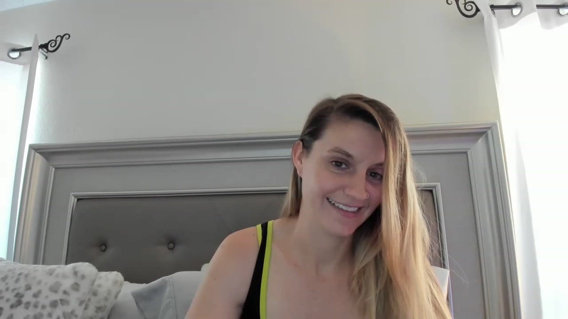 Gallery image thumbnail from Ca_ndi's myfreecams stream on, 02/23/2023, 13:59 image 11 of 20