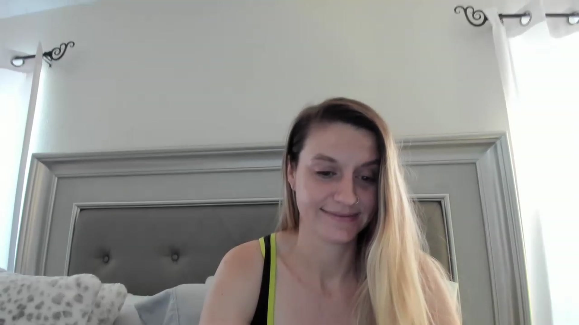 Gallery image thumbnail from Ca_ndi's myfreecams stream on, 02/23/2023, 13:59 image 15 of 20