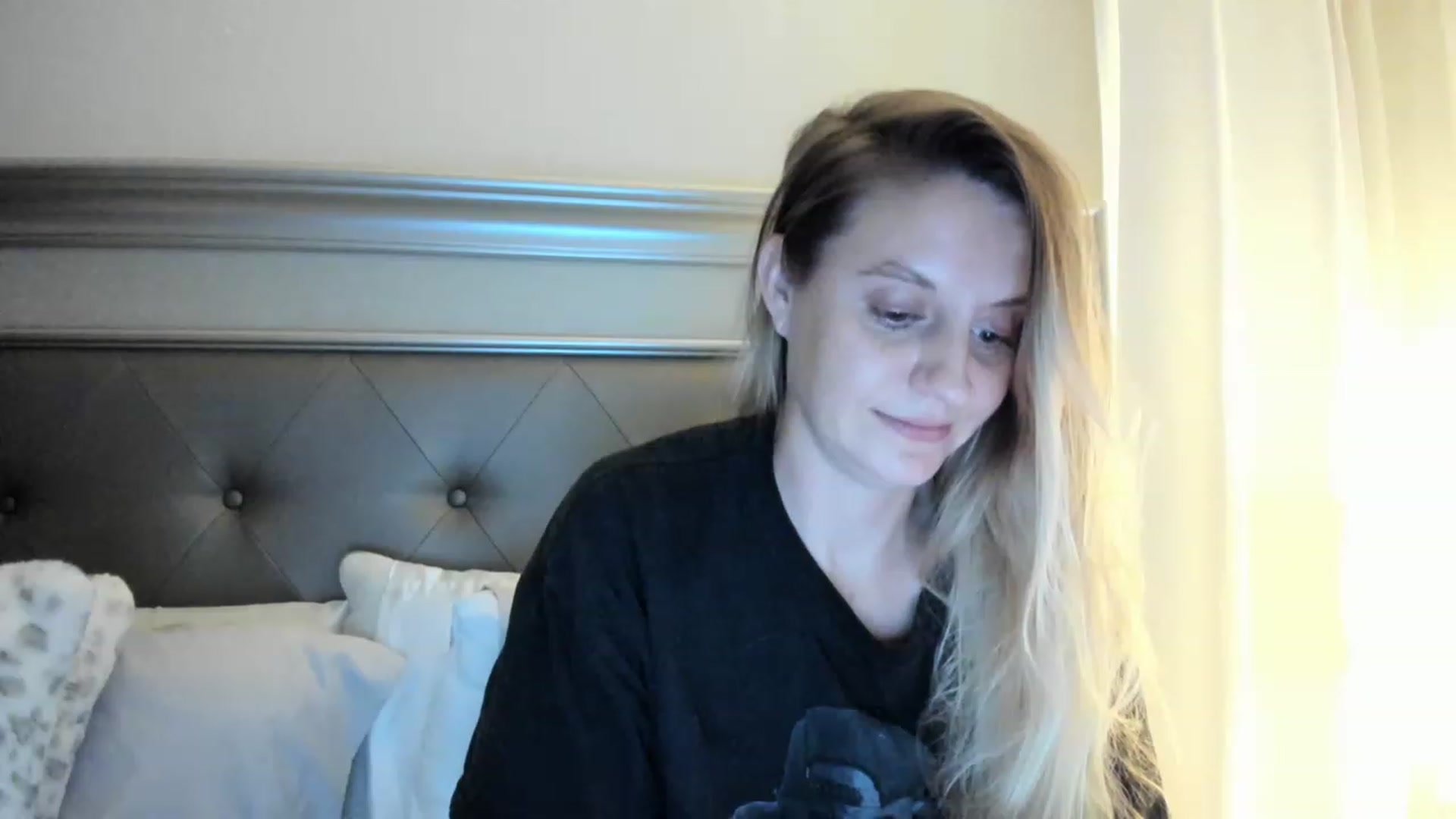 Gallery image thumbnail from Ca_ndi's myfreecams stream on, 02/24/2023, 02:17 image 15 of 20