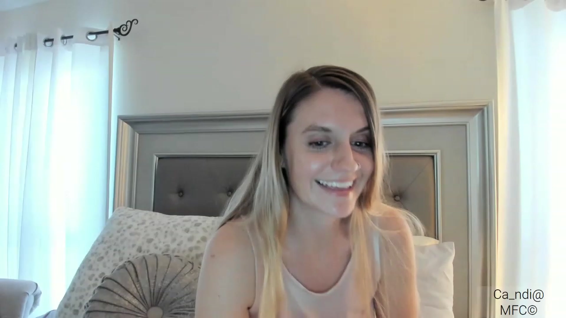 Gallery image thumbnail from Ca_ndi's myfreecams stream on, 02/27/2023, 19:23 image 15 of 20