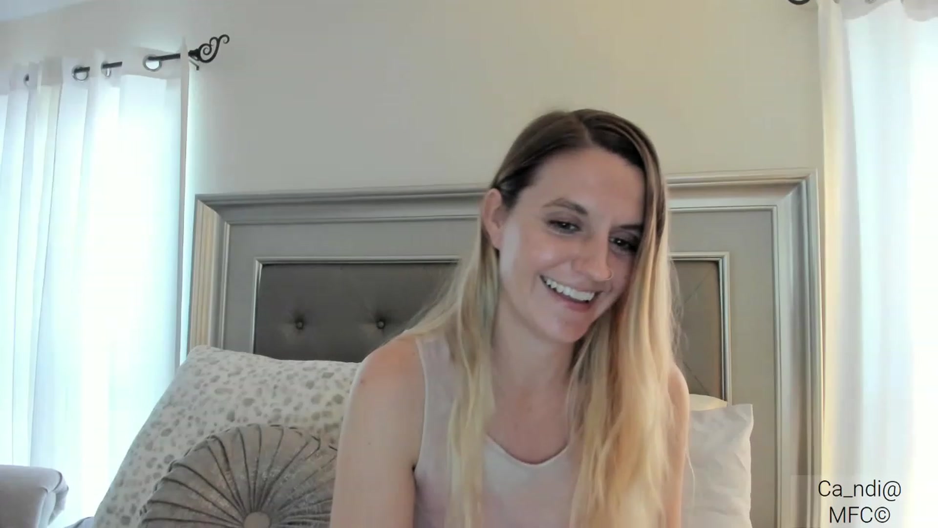 Gallery image thumbnail from Ca_ndi's myfreecams stream on, 02/27/2023, 19:23 image 16 of 20