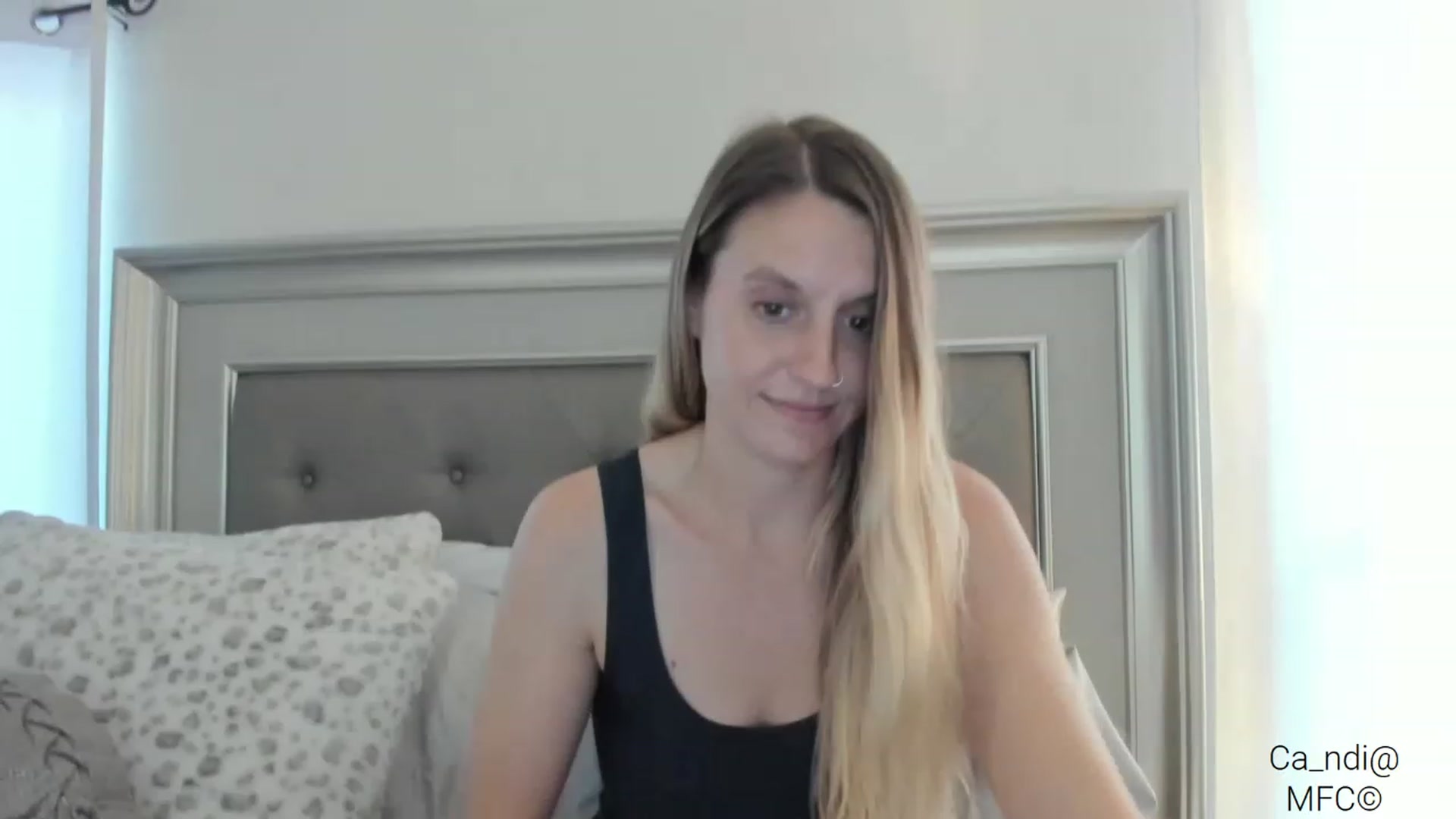 Gallery image thumbnail from Ca_ndi's myfreecams stream on, 03/01/2023, 21:20 image 12 of 20