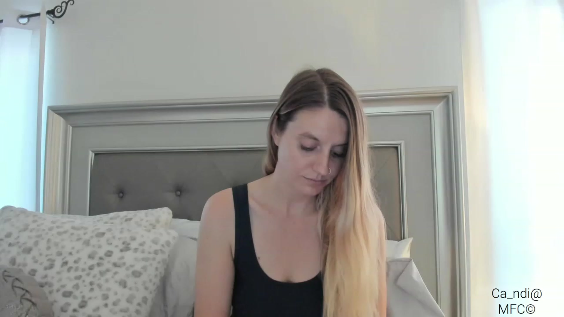 Gallery image thumbnail from Ca_ndi's myfreecams stream on, 03/01/2023, 21:20 image 8 of 20