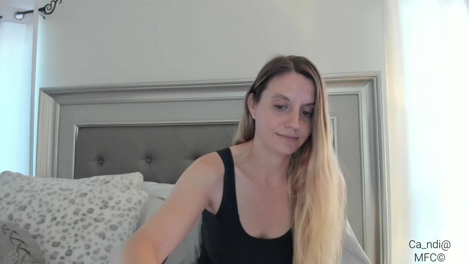 Gallery image thumbnail from Ca_ndi's myfreecams stream on, 03/01/2023, 21:20 image 7 of 20