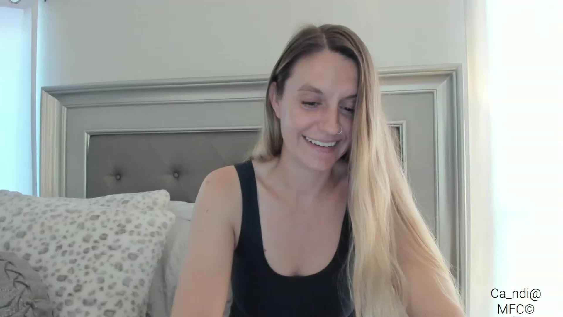 Gallery image thumbnail from Ca_ndi's myfreecams stream on, 03/01/2023, 21:20 image 17 of 20