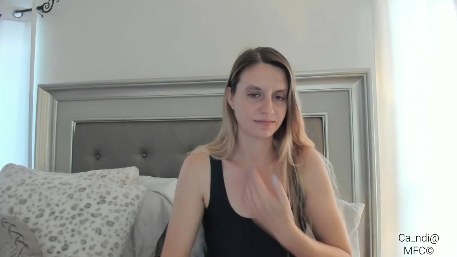 Gallery image thumbnail from Ca_ndi's myfreecams stream on, 03/01/2023, 21:20 image 2 of 20