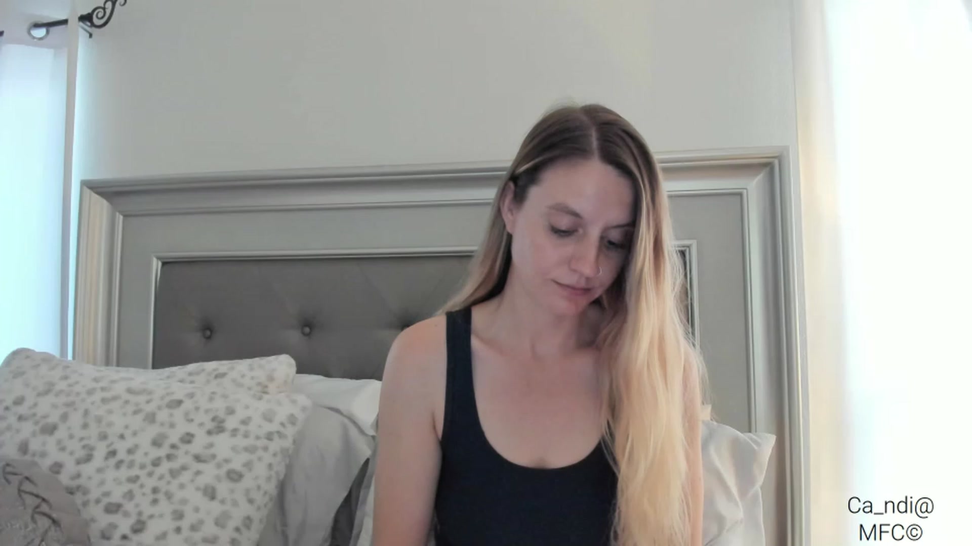Gallery image thumbnail from Ca_ndi's myfreecams stream on, 03/01/2023, 21:20 image 1 of 20